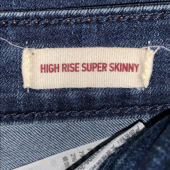 🔴SOLD🔴 Dark Wash Hollister Ripped Jeans - Picture 8 of 10